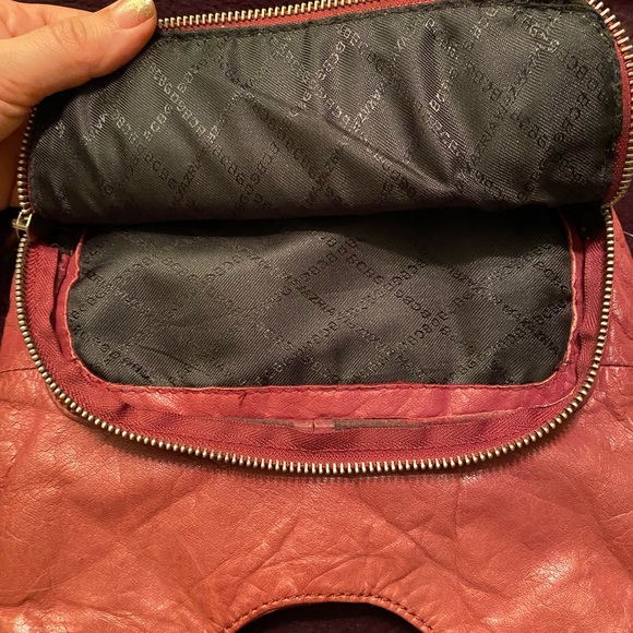 BCBGmaxazria 100% Leather Clutch with chain strap - Picture 4 of 16